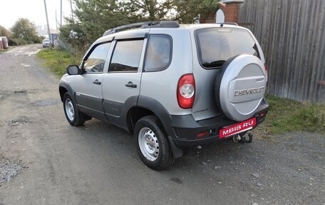 Chevrolet Niva I рестайлинг, 2011 год, 450 000 рублей, 3 фотография