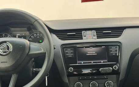 Skoda Octavia, 2017 год, 999 000 рублей, 10 фотография