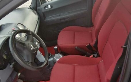 Mitsubishi Colt VI рестайлинг, 2005 год, 310 000 рублей, 6 фотография