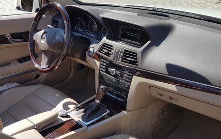 Mercedes-Benz E-Класс, 2010 год, 2 600 000 рублей, 6 фотография