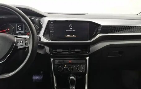 Volkswagen T-Cross I, 2021 год, 1 450 000 рублей, 13 фотография