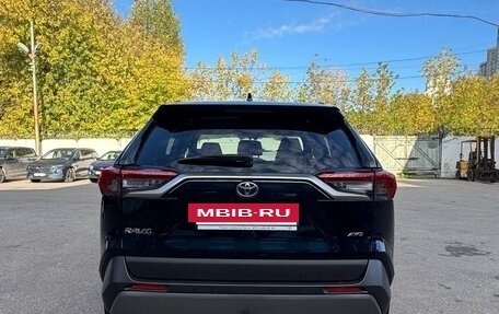 Toyota RAV4, 2020 год, 3 350 000 рублей, 2 фотография