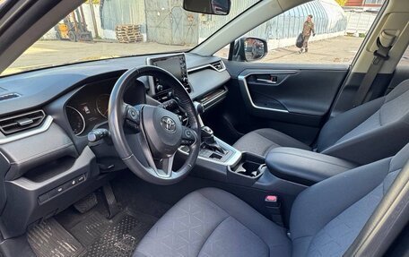 Toyota RAV4, 2020 год, 3 350 000 рублей, 7 фотография