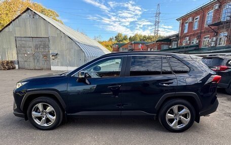 Toyota RAV4, 2020 год, 3 350 000 рублей, 8 фотография