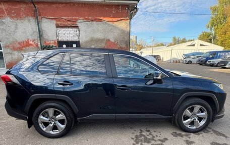 Toyota RAV4, 2020 год, 3 350 000 рублей, 9 фотография