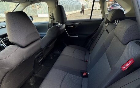 Toyota RAV4, 2020 год, 3 350 000 рублей, 6 фотография