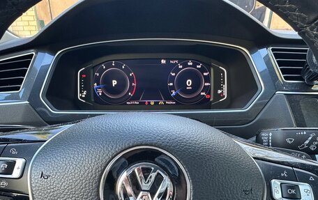 Volkswagen Tiguan II, 2019 год, 3 500 000 рублей, 2 фотография