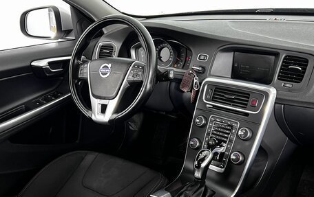 Volvo V60 I, 2016 год, 1 450 000 рублей, 13 фотография