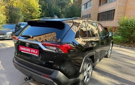 Toyota RAV4, 2021 год, 3 900 000 рублей, 3 фотография