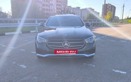 Mercedes-Benz E-Класс, 2022 год, 5 450 000 рублей, 2 фотография