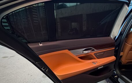BMW 7 серия, 2017 год, 3 250 000 рублей, 19 фотография