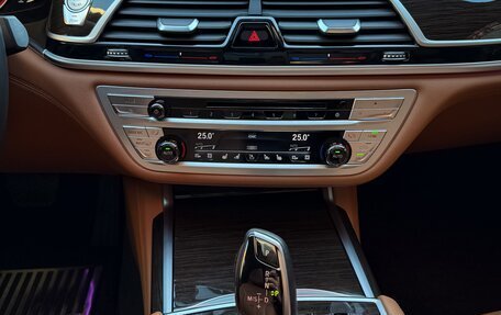 BMW 7 серия, 2017 год, 3 250 000 рублей, 26 фотография
