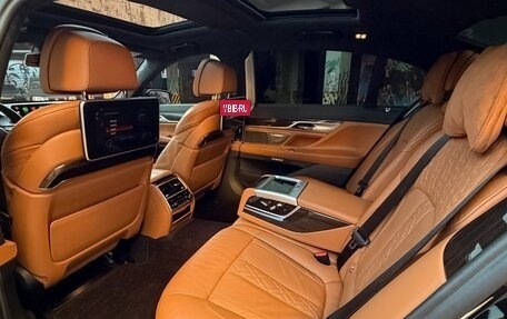 BMW 7 серия, 2017 год, 3 250 000 рублей, 18 фотография