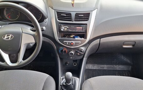 Hyundai Solaris II рестайлинг, 2011 год, 510 000 рублей, 7 фотография
