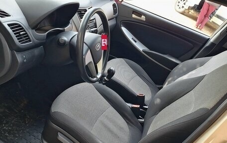 Hyundai Solaris II рестайлинг, 2011 год, 510 000 рублей, 8 фотография