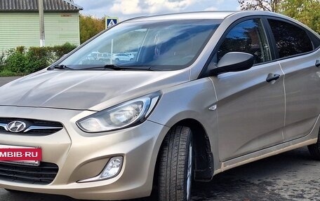 Hyundai Solaris II рестайлинг, 2011 год, 510 000 рублей, 2 фотография