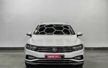 Volkswagen Passat B8 рестайлинг, 2023 год, 2 550 000 рублей, 2 фотография