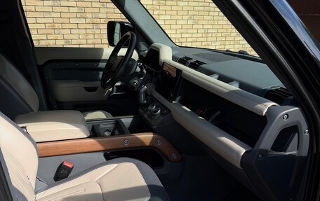 Land Rover Defender II, 2021 год, 8 700 000 рублей, 29 фотография