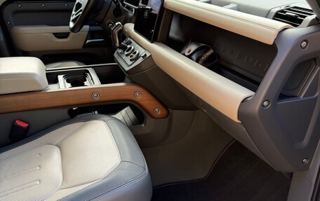 Land Rover Defender II, 2021 год, 8 700 000 рублей, 25 фотография