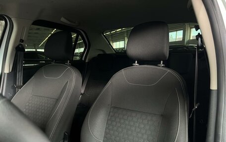 Renault Logan II, 2018 год, 930 000 рублей, 10 фотография
