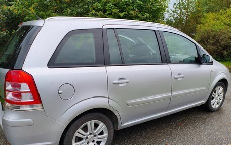 Opel Zafira B, 2012 год, 730 000 рублей, 1 фотография