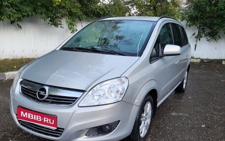 Opel Zafira B, 2011 год, 555 000 рублей, 1 фотография