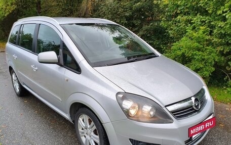 Opel Zafira B, 2012 год, 730 000 рублей, 3 фотография