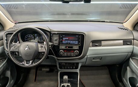 Mitsubishi Outlander III рестайлинг 3, 2019 год, 2 050 000 рублей, 22 фотография