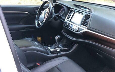 Toyota Highlander III, 2015 год, 3 400 000 рублей, 8 фотография