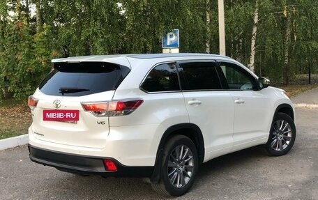 Toyota Highlander III, 2015 год, 3 400 000 рублей, 4 фотография