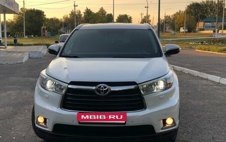 Toyota Highlander III, 2015 год, 3 400 000 рублей, 3 фотография
