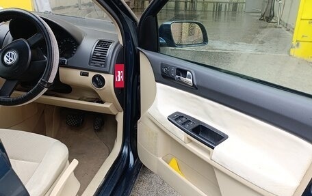 Volkswagen Polo IV рестайлинг, 2002 год, 305 000 рублей, 6 фотография