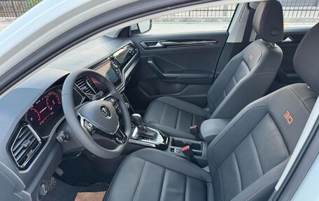 Volkswagen T-Roc I, 2022 год, 1 450 000 рублей, 15 фотография