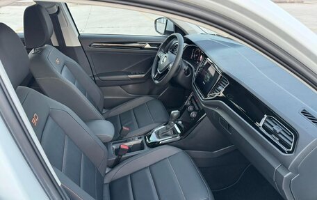 Volkswagen T-Roc I, 2022 год, 1 450 000 рублей, 17 фотография