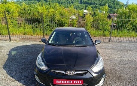 Hyundai Solaris II рестайлинг, 2012 год, 770 000 рублей, 3 фотография