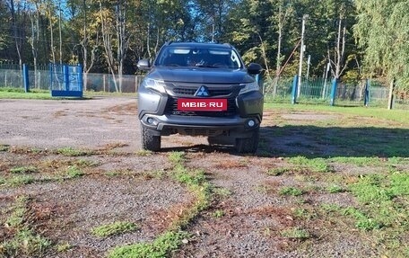 Mitsubishi Pajero Sport III рестайлинг, 2018 год, 2 900 000 рублей, 4 фотография