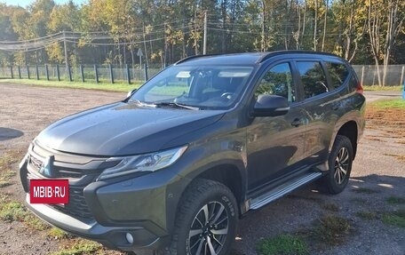 Mitsubishi Pajero Sport III рестайлинг, 2018 год, 2 900 000 рублей, 6 фотография