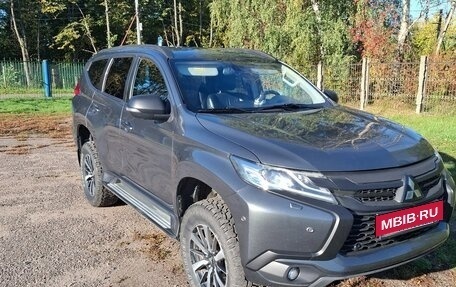 Mitsubishi Pajero Sport III рестайлинг, 2018 год, 2 900 000 рублей, 7 фотография
