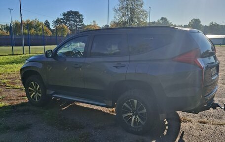 Mitsubishi Pajero Sport III рестайлинг, 2018 год, 2 900 000 рублей, 14 фотография