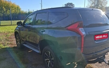 Mitsubishi Pajero Sport III рестайлинг, 2018 год, 2 900 000 рублей, 13 фотография