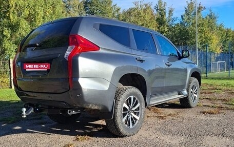 Mitsubishi Pajero Sport III рестайлинг, 2018 год, 2 900 000 рублей, 10 фотография