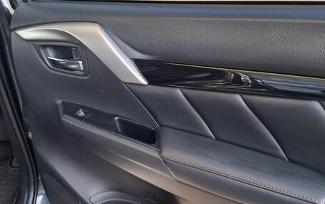 Mitsubishi Pajero Sport III рестайлинг, 2018 год, 2 900 000 рублей, 30 фотография