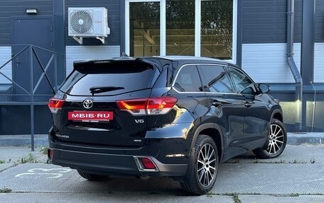 Toyota Highlander III, 2017 год, 3 449 000 рублей, 4 фотография