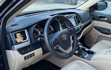 Toyota Highlander III, 2017 год, 3 449 000 рублей, 8 фотография