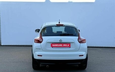 Nissan Juke II, 2011 год, 890 000 рублей, 6 фотография