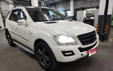 Mercedes-Benz M-Класс, 2011 год, 2 000 000 рублей, 2 фотография