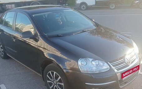 Volkswagen Jetta VI, 2010 год, 550 000 рублей, 2 фотография