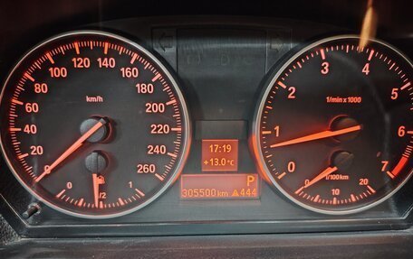 BMW 3 серия, 2008 год, 800 000 рублей, 16 фотография