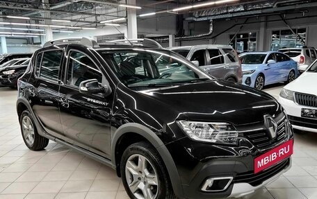 Renault Sandero II рестайлинг, 2021 год, 1 379 000 рублей, 2 фотография