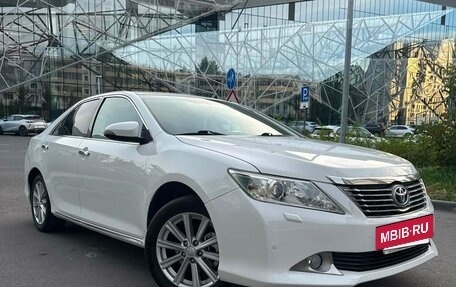 Toyota Camry, 2013 год, 1 490 000 рублей, 2 фотография